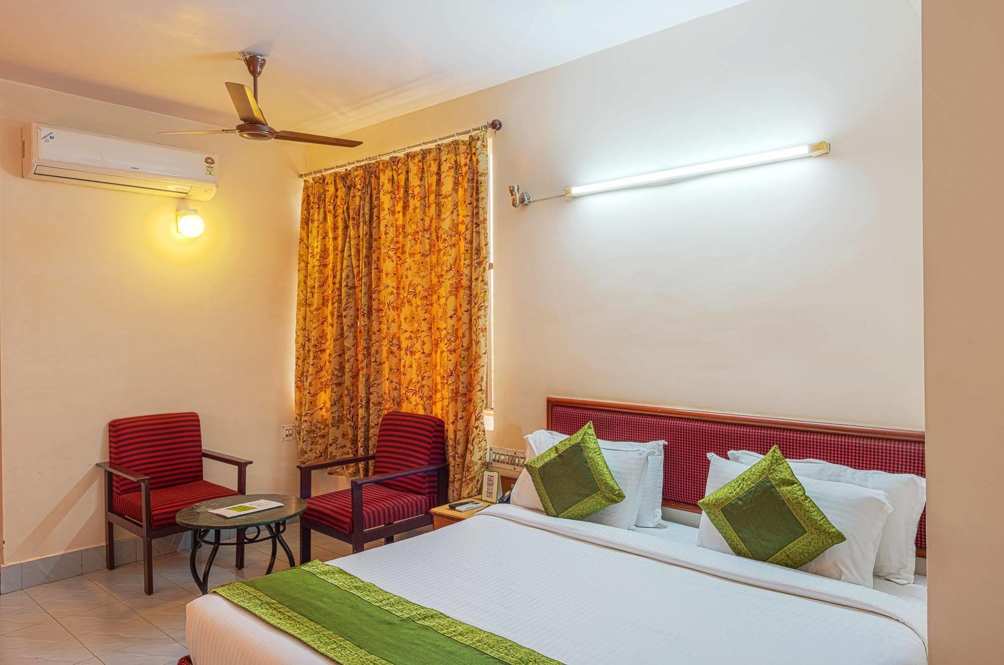 Hotel Saaket Residency Visakhapatnam Exterior foto